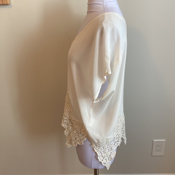 Astr The Label Crochet Hem Top Cream - Picture 4 of 8